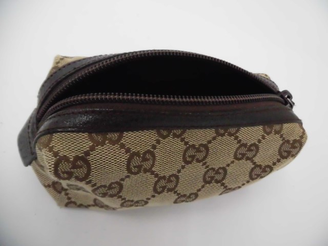 グッチ　化粧ポーチ