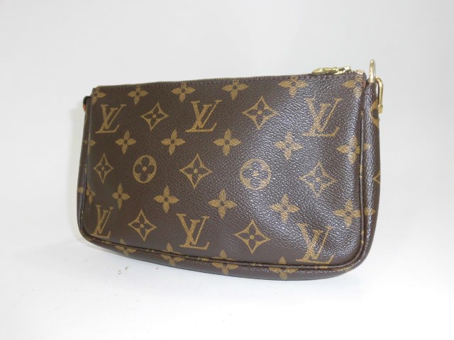 ルイヴィトン　ポーチ