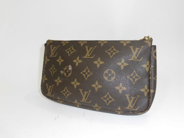 ルイヴィトン　ポーチ