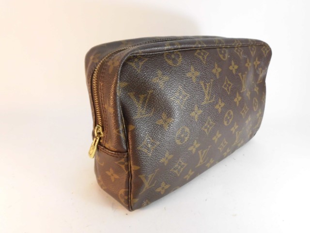 ルイヴィトン　ポーチ