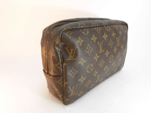 ルイヴィトン　ポーチ
