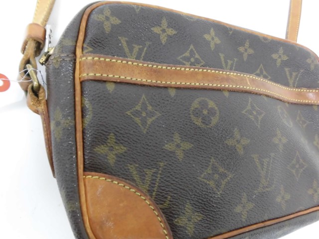 ルイヴィトン　ポーチ