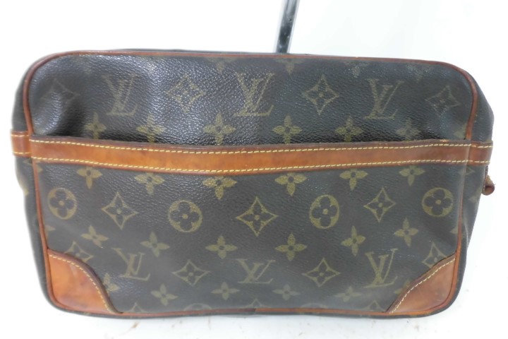 ルイヴィトン　ポーチ