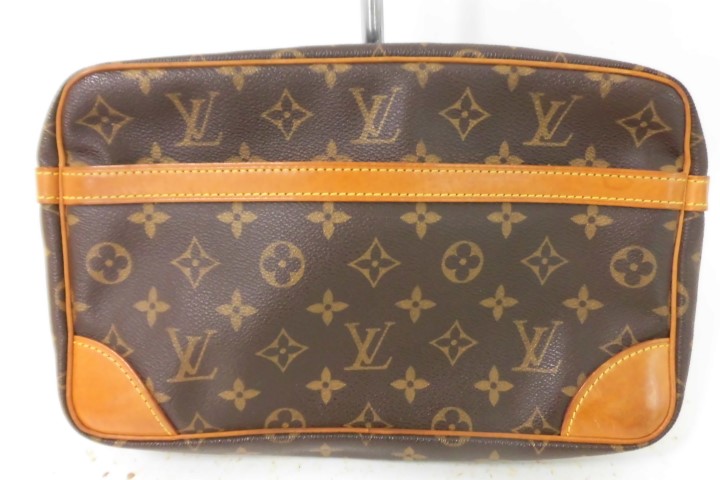 ルイヴィトン　ポーチ