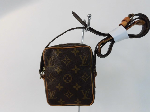 ルイヴィトン　ポーチ