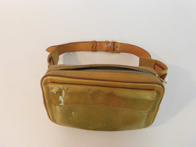 ルイヴィトン　ポーチ