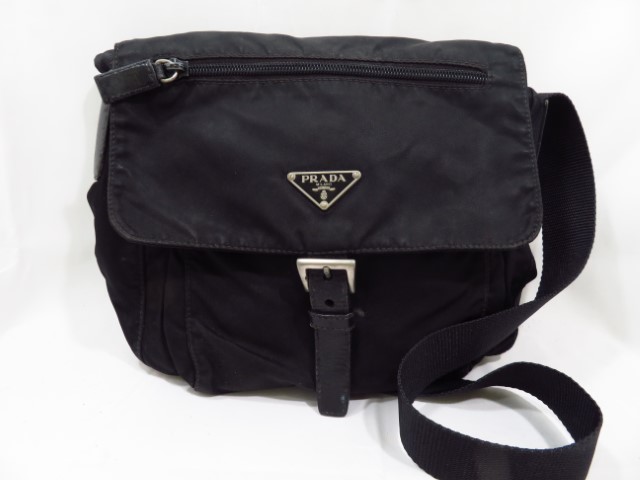 プラダ　ショルダーバッグ