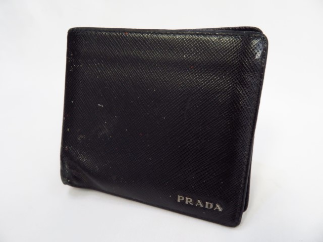 プラダ　財布