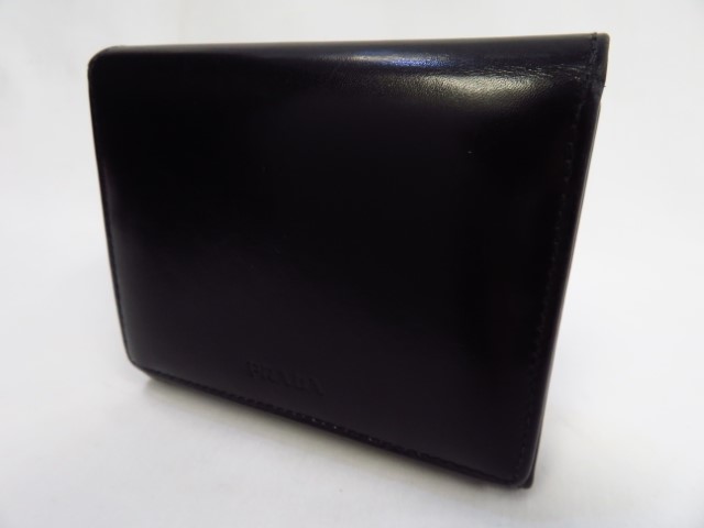 プラダ　財布