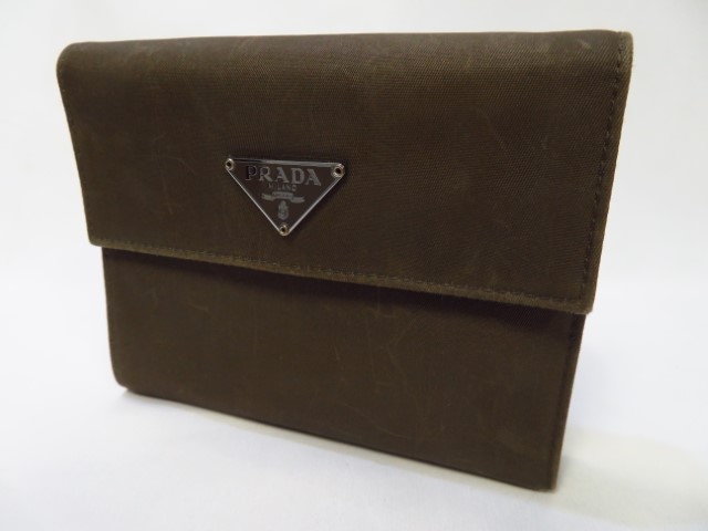 プラダ　財布