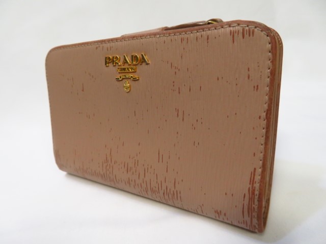プラダ　財布