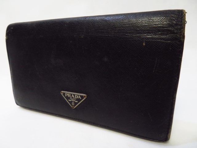 プラダ　財布