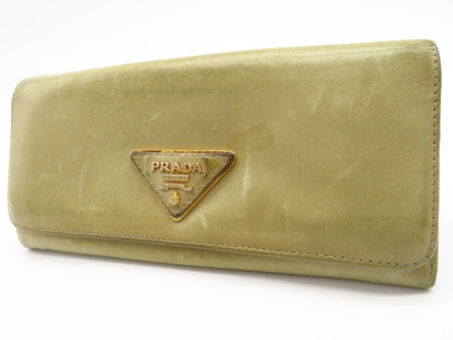 プラダ　財布